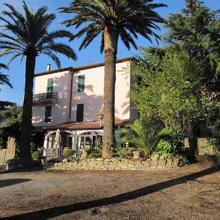 Hotel Ristorante Il Caminetto Diano Marina Ngoại thất bức ảnh