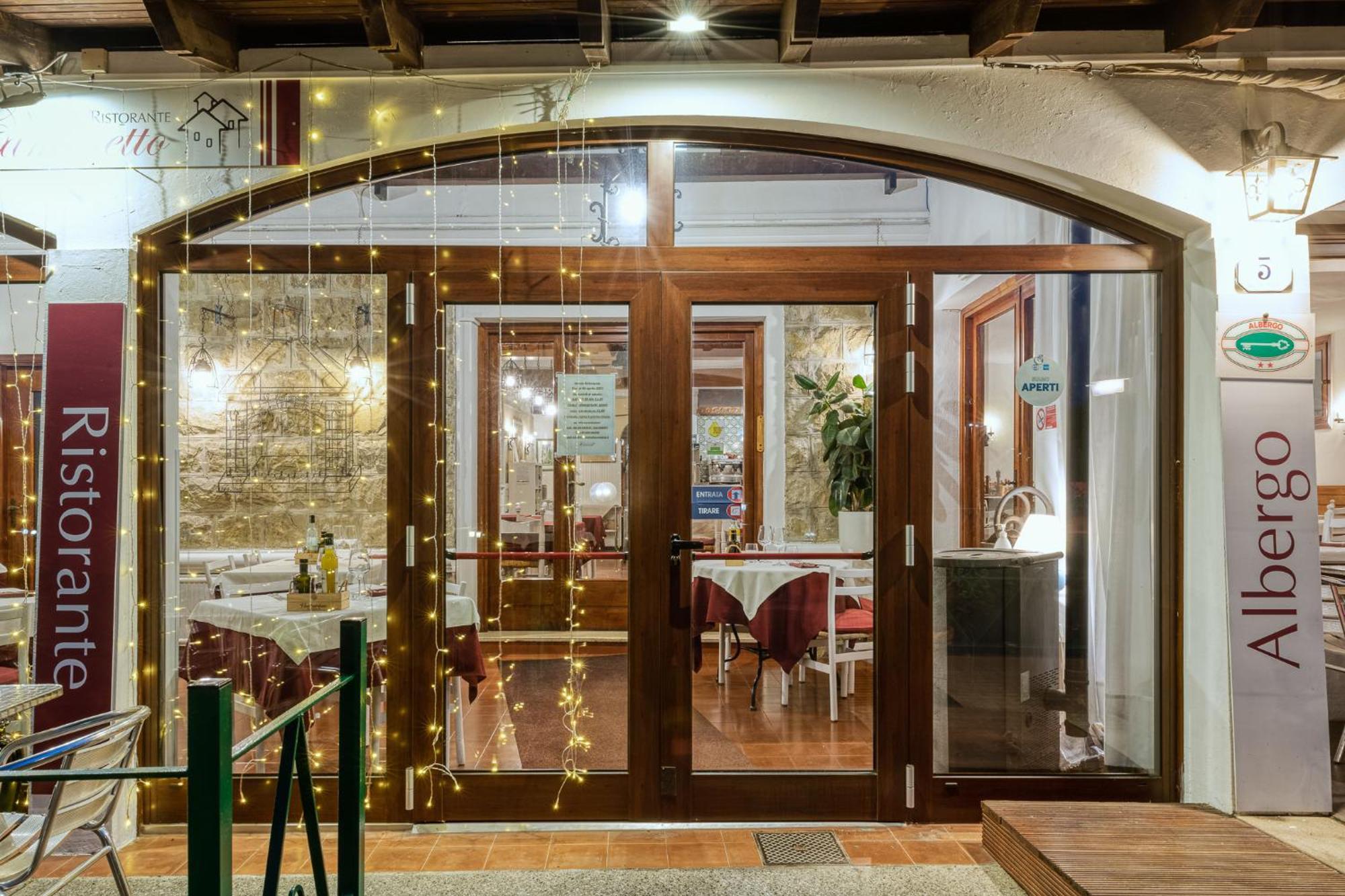 Hotel Ristorante Il Caminetto Diano Marina Ngoại thất bức ảnh