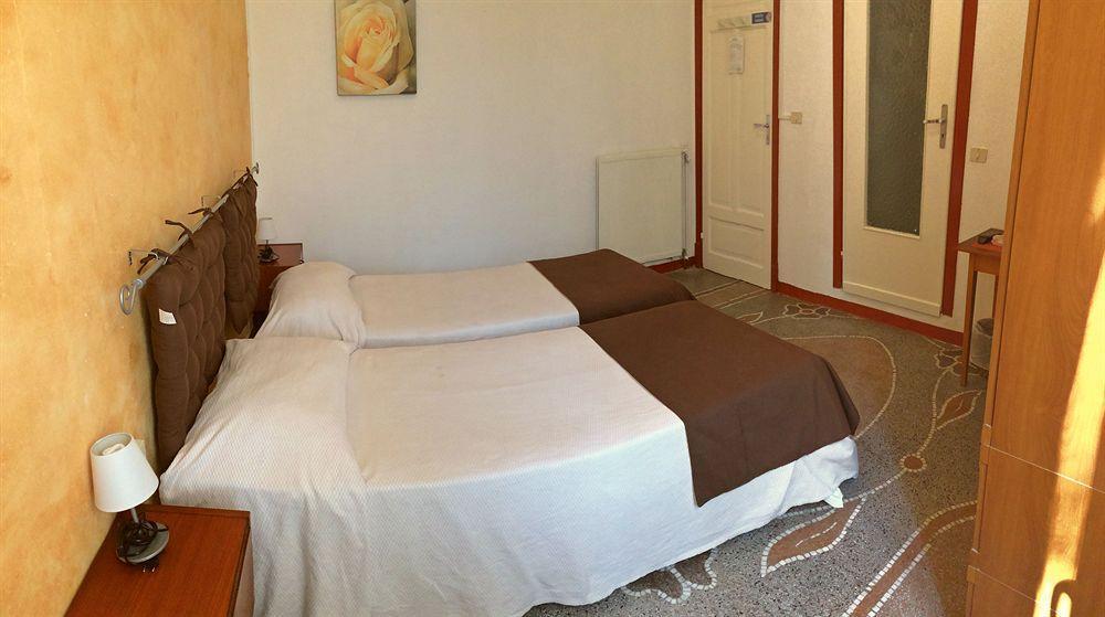 Hotel Ristorante Il Caminetto Diano Marina Ngoại thất bức ảnh
