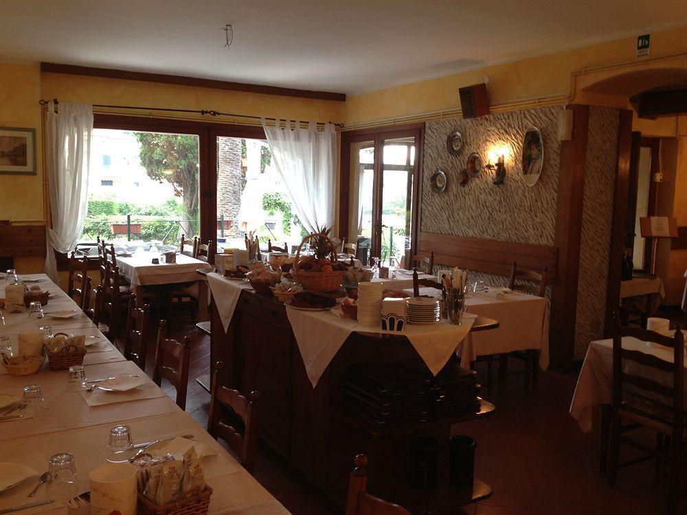 Hotel Ristorante Il Caminetto Diano Marina Ngoại thất bức ảnh