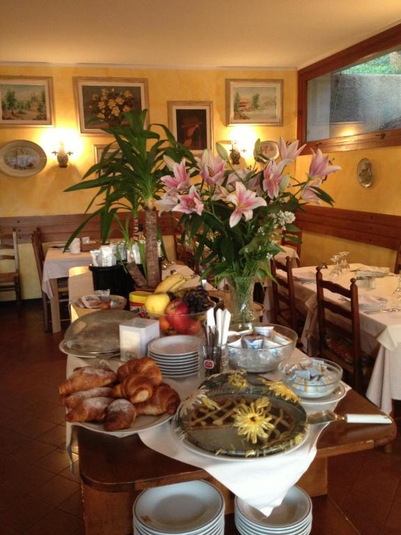 Hotel Ristorante Il Caminetto Diano Marina Ngoại thất bức ảnh