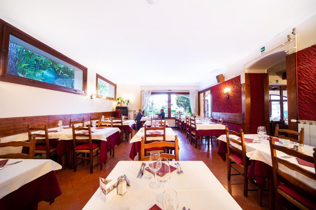 Hotel Ristorante Il Caminetto Diano Marina Ngoại thất bức ảnh